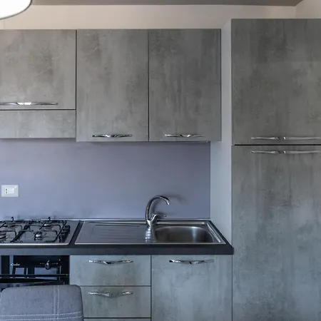 Con Piscina E Giardino Lägenhet *