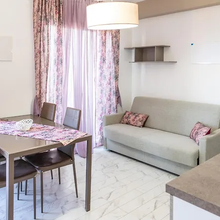 Lägenhet Con Piscina E Giardino