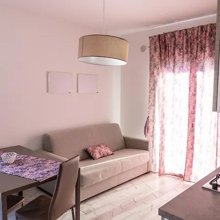 Lägenhet Con Piscina E Giardino