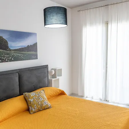 Con Piscina E Giardino Lägenhet *