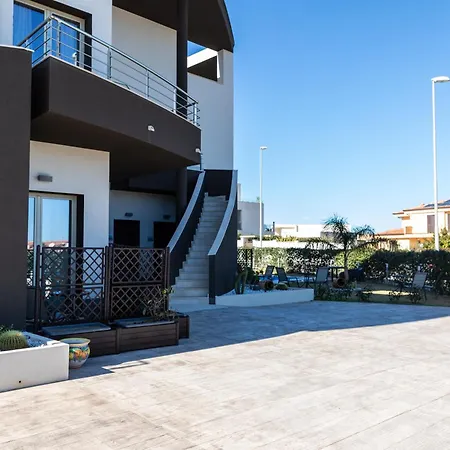 Lägenhet Con Piscina E Giardino