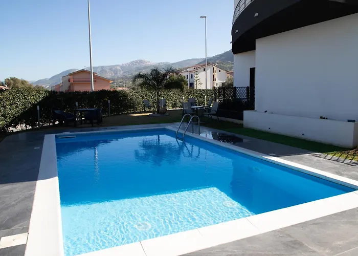 Appartamento Con Piscina E Giardino *