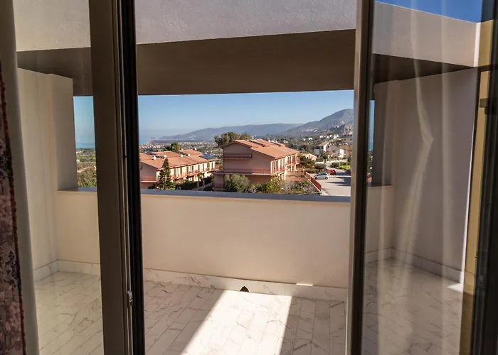 Con Piscina E Giardino SantʼAgata di Militello