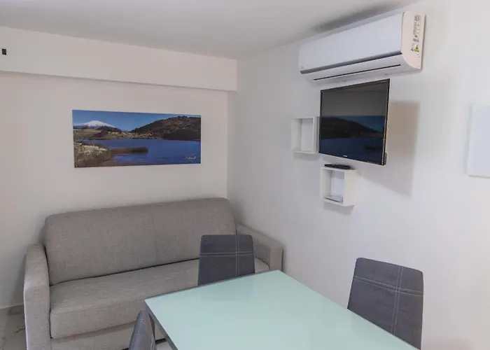 Con Piscina E Giardino Appartamento