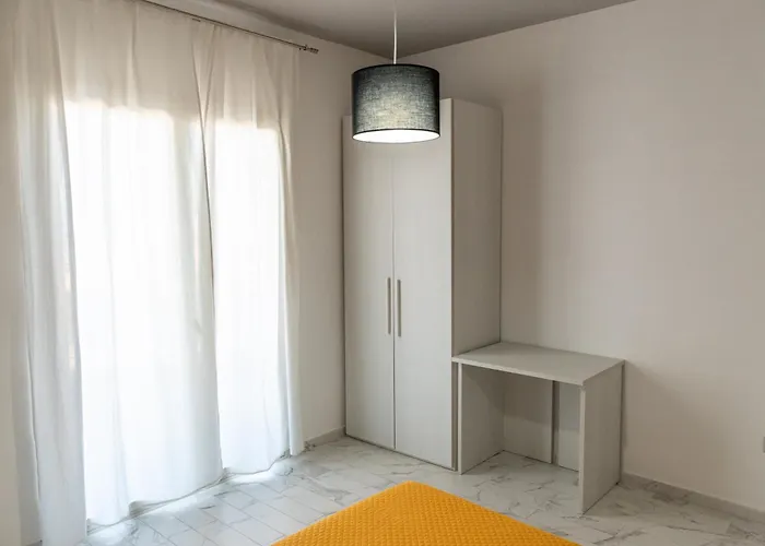 Con Piscina E Giardino Appartamento SantʼAgata di Militello