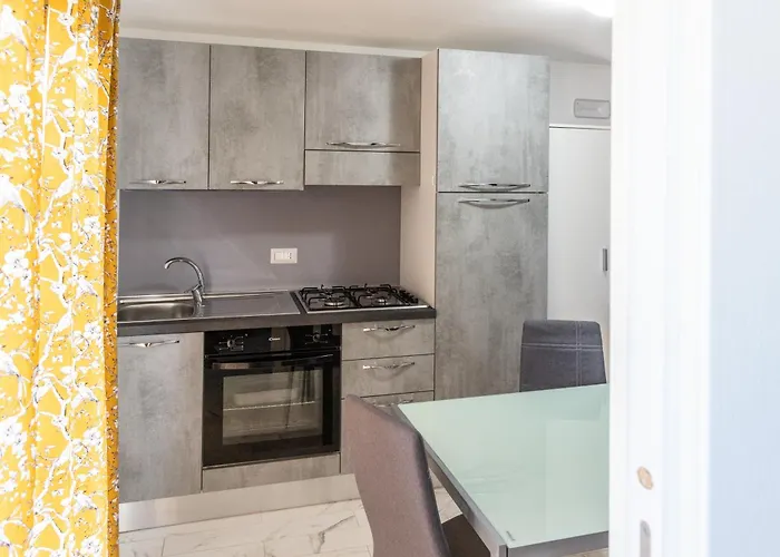 Con Piscina E Giardino Appartamento