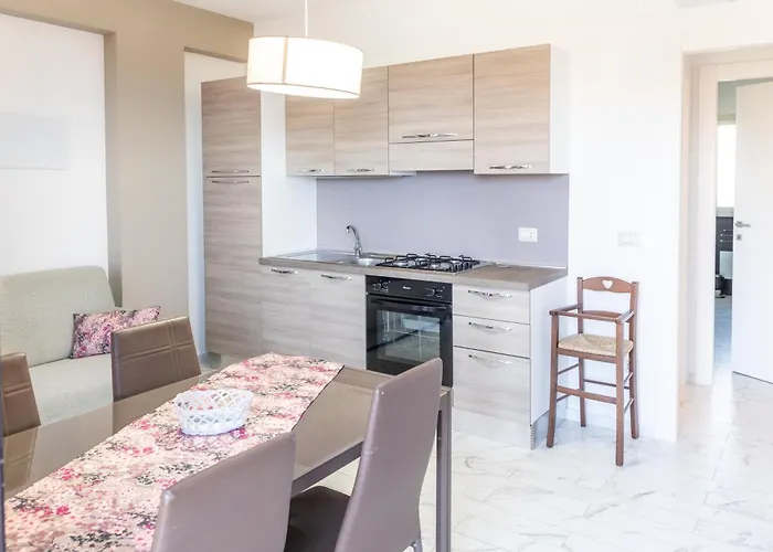 Con Piscina E Giardino Appartamento SantʼAgata di Militello