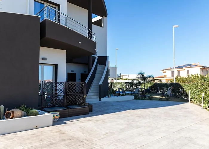 Appartamento Con Piscina E Giardino